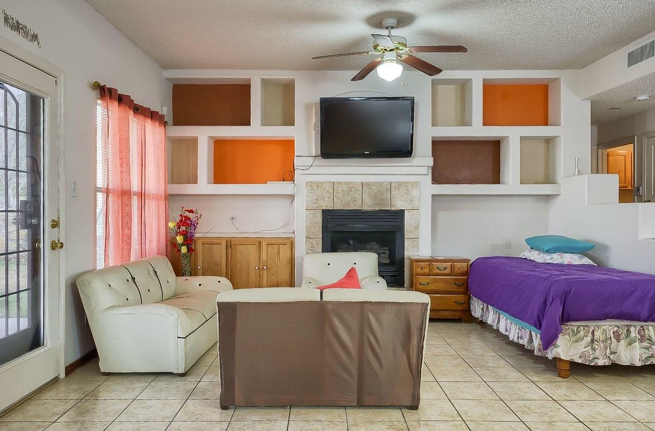 401 Santorini Ct - Photo 6 of 24