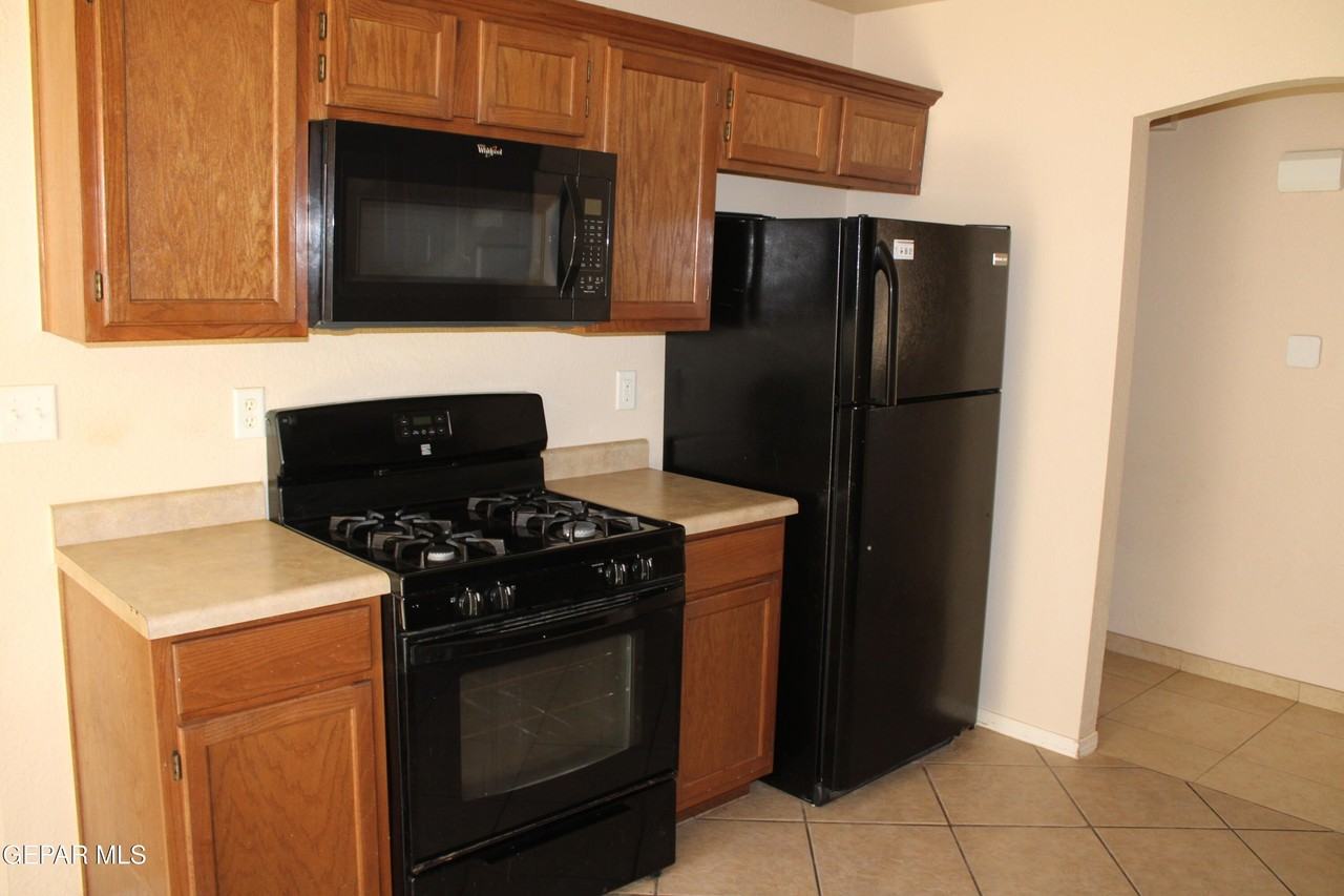 4608 Lorenzo Ponce Dr - Photo 5 of 18