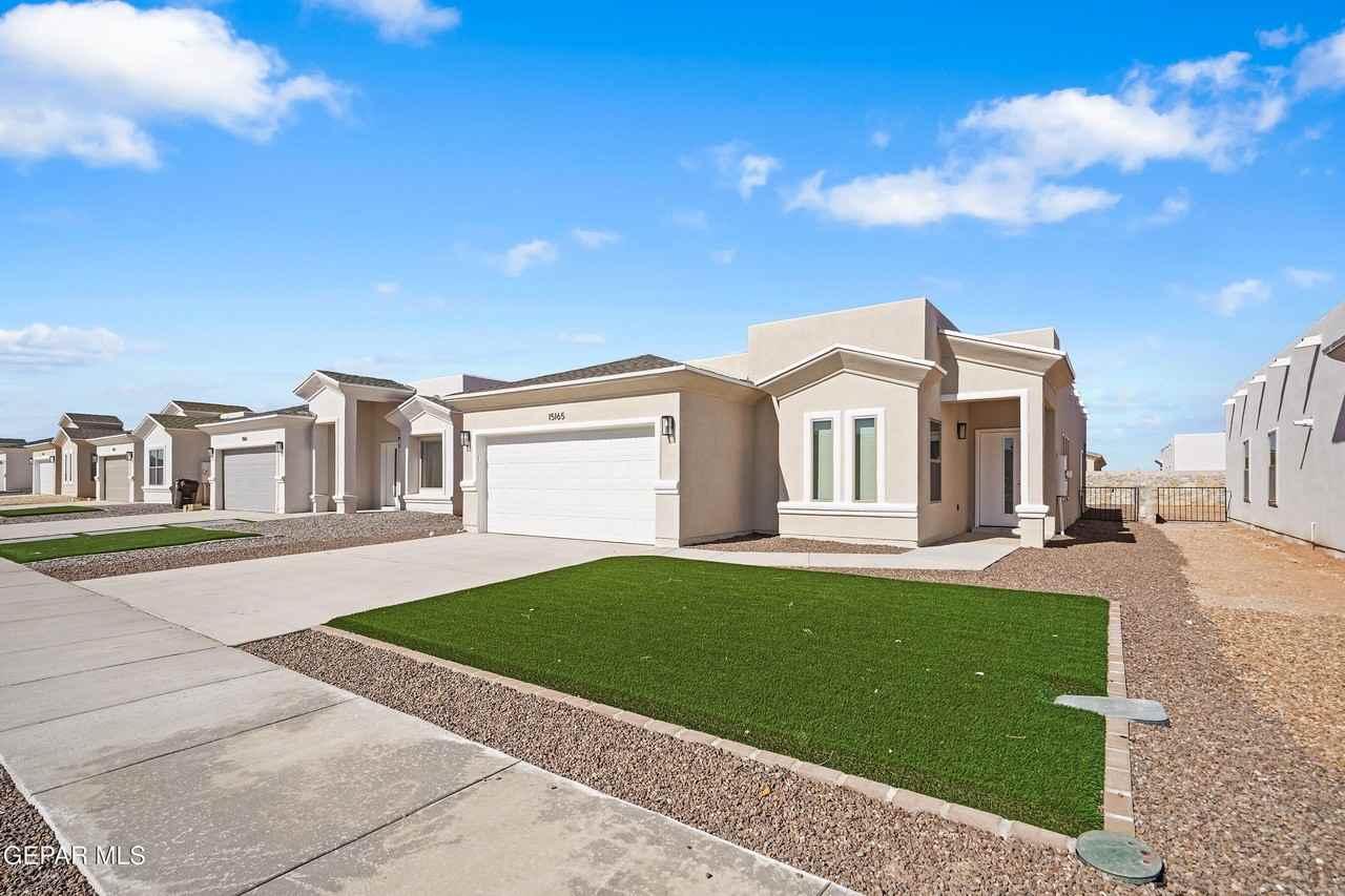 15165 Destination Ave - Photo 2 of 30