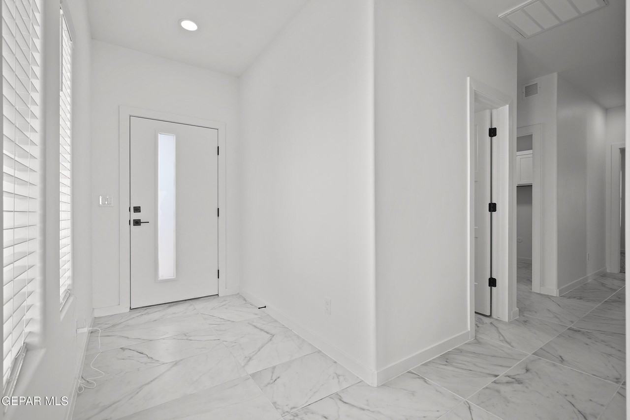 15165 Destination Ave - Photo 5 of 30