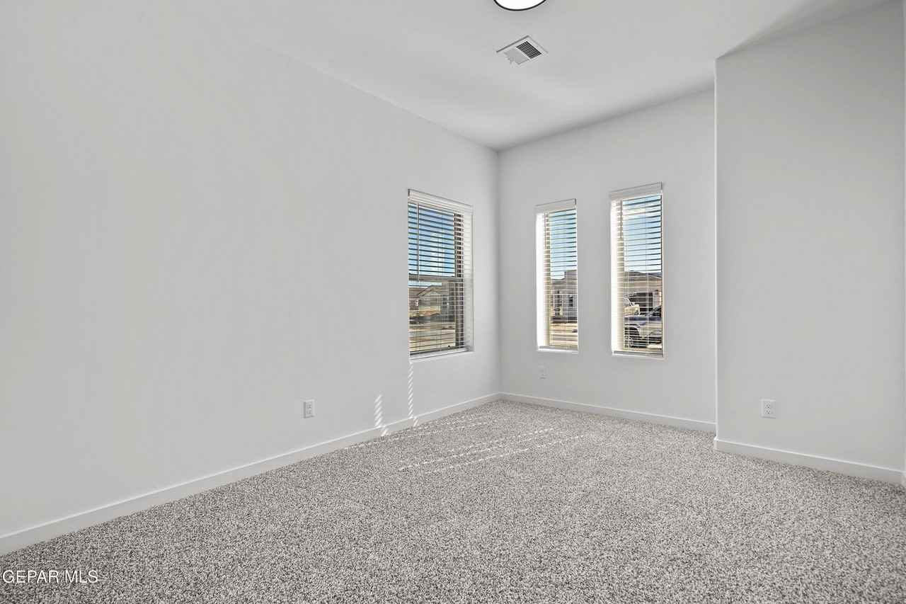 15165 Destination Ave - Photo 7 of 30