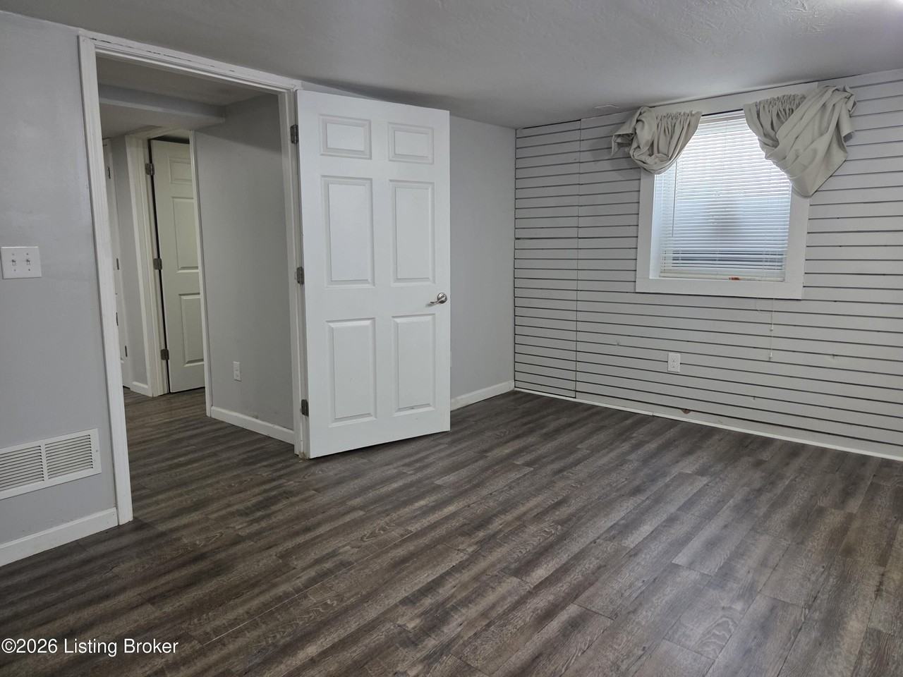 1209 Durrett Ln Apt 3 #3 - Photo 3 of 9