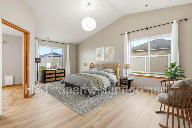 8915 Durham Dr - Photo 5 of 20