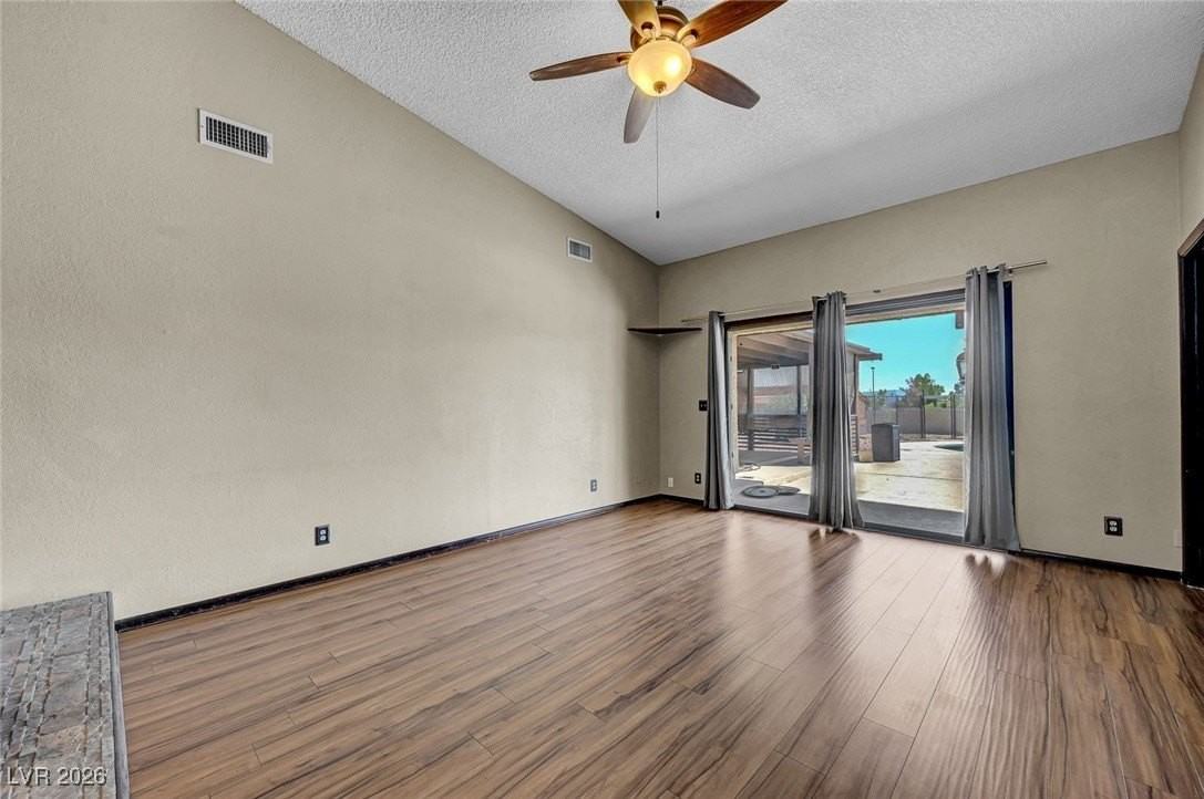 6975 Obannon Dr - Photo 7 of 50