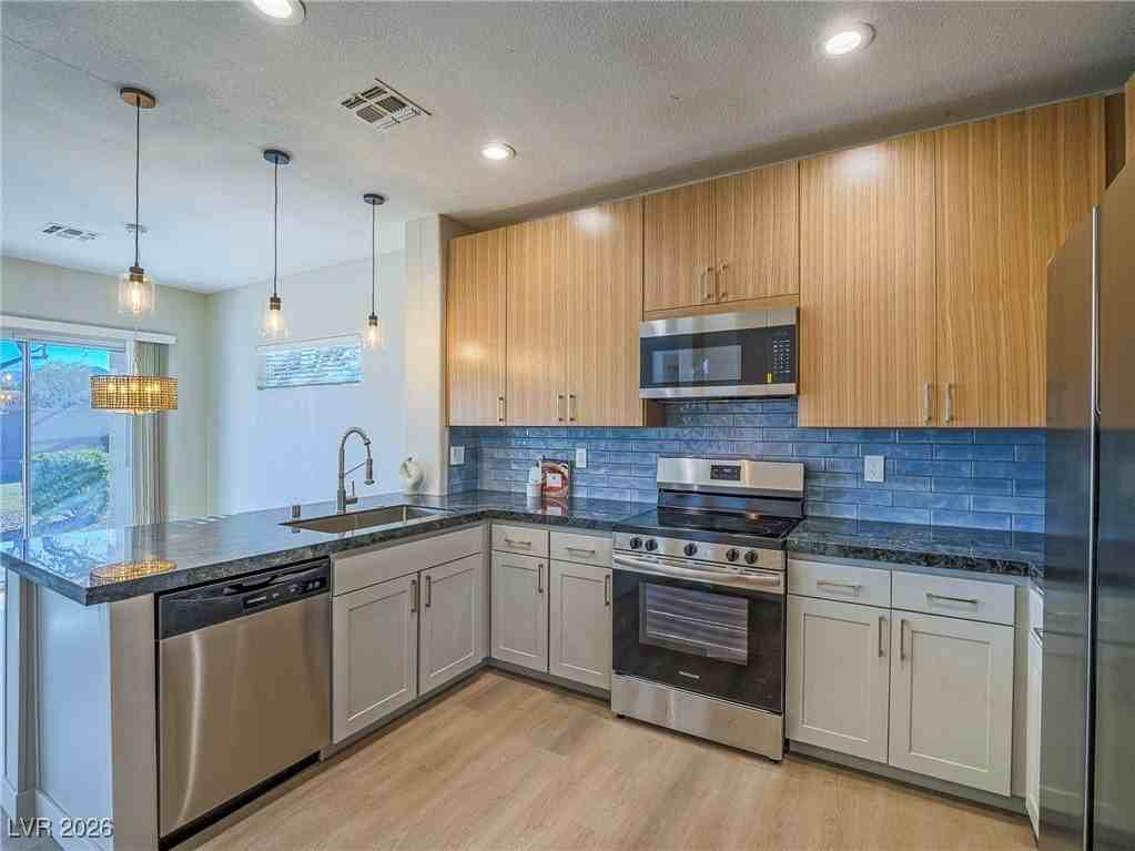 1510 Fieldbrook St - Photo 3 of 16