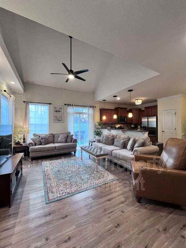 813 Tiffany Green Ct - Photo 3 of 16