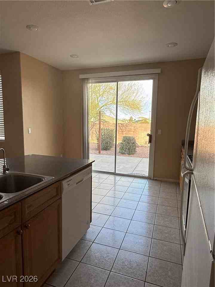 62 Blaven Dr - Photo 6 of 25