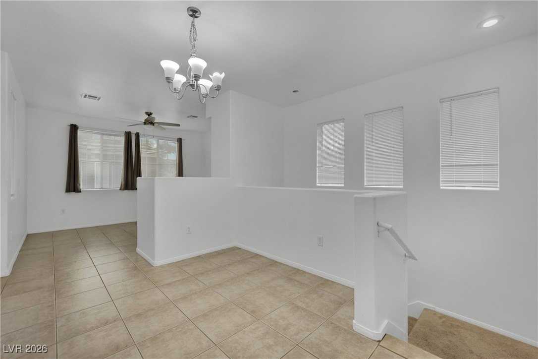 3915 Palm Beach St #201 - Photo 5 of 32