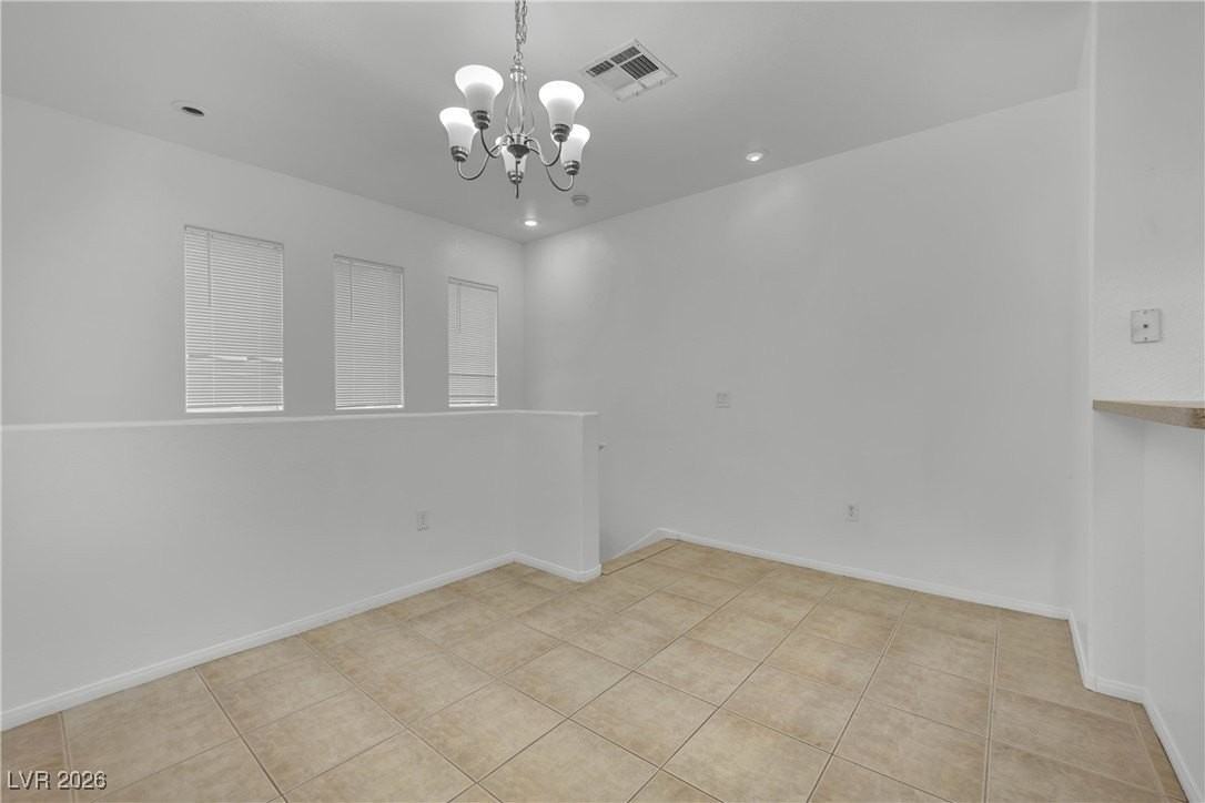 3915 Palm Beach St #201 - Photo 7 of 32
