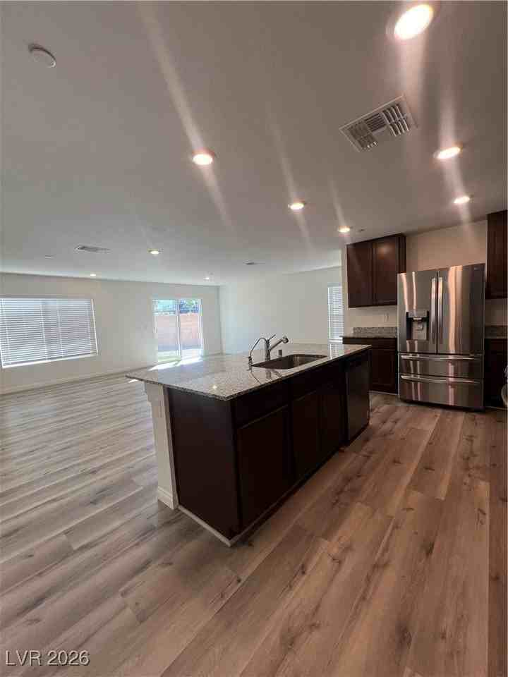 6869 Calvitero St - Photo 4 of 32