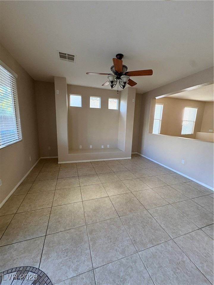 182 Rusty Plank Ave - Photo 5 of 15