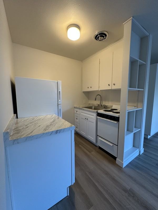 5926 Fauntleroy Way Sw - Photo 3 of 12