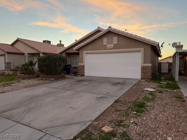 2961 Emerald Creek Dr - Photo 2 of 13