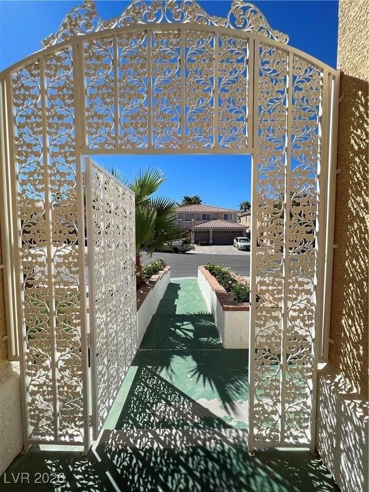 7882 Tahoe Ridge Ct - Photo 3 of 38