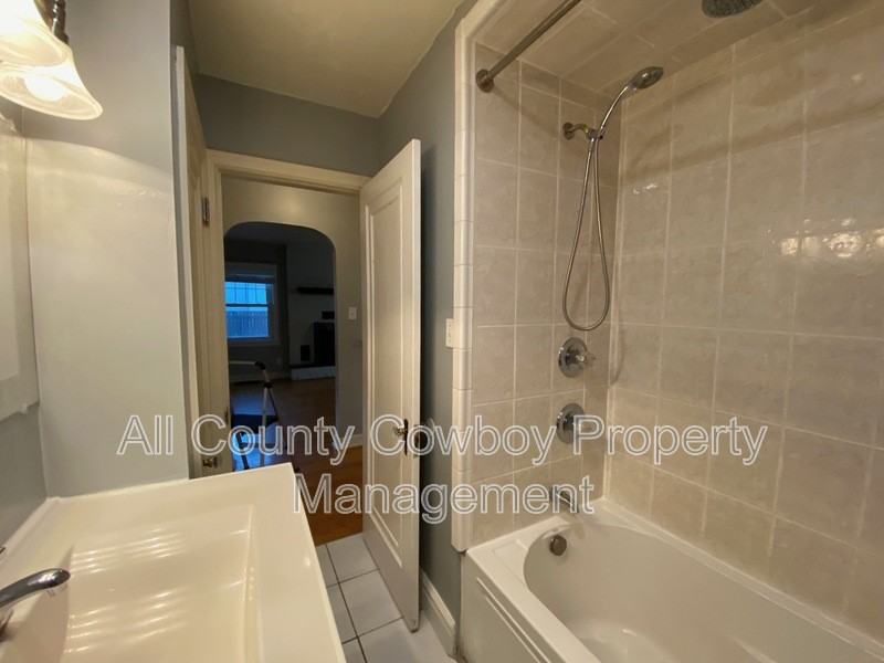 209 E 2nd Ave - Photo 7 of 14