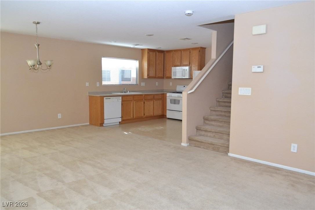 520 Taunton St - Photo 5 of 29