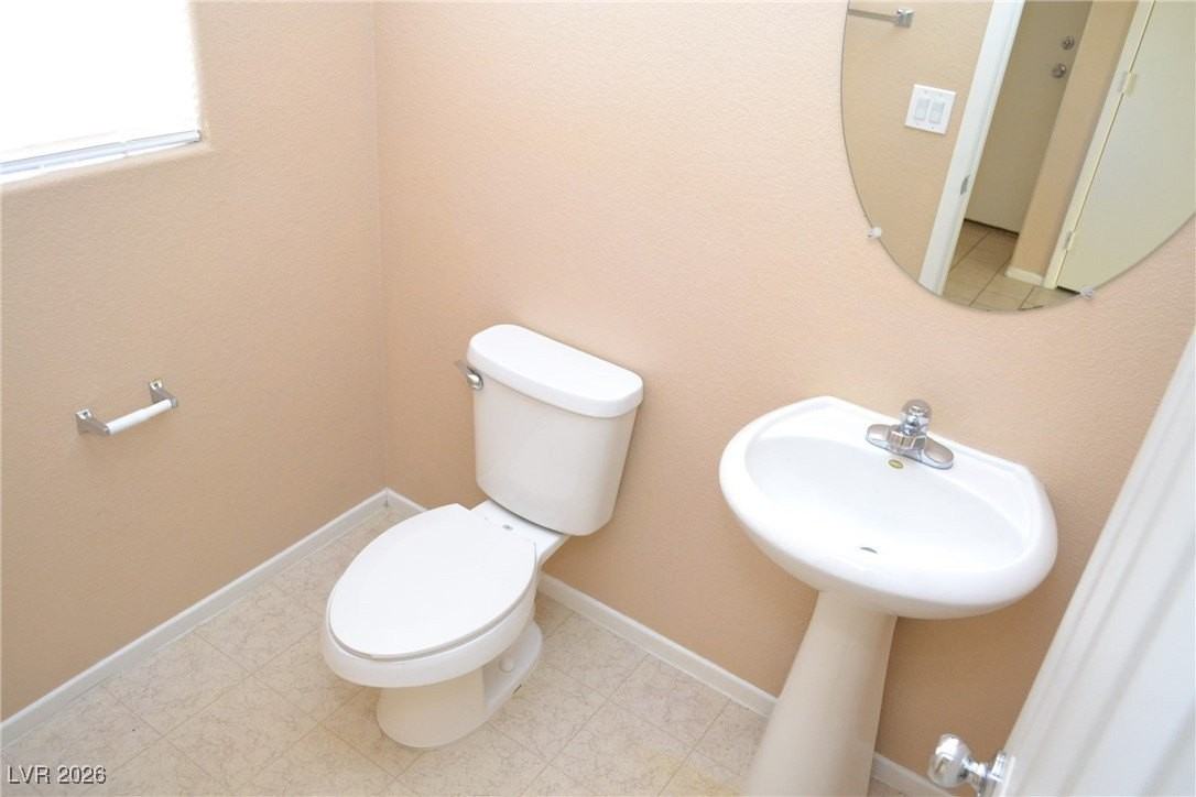 520 Taunton St - Photo 7 of 29