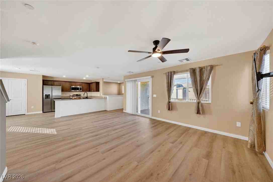 6964 Sunflower Fields St - Photo 3 of 38