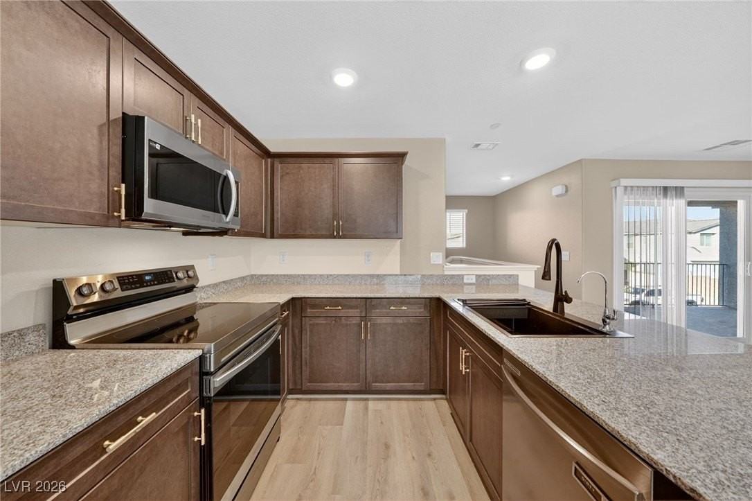 6964 Sunflower Fields St - Photo 4 of 38