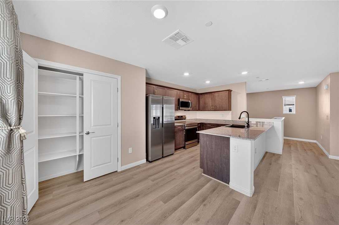 6964 Sunflower Fields St - Photo 6 of 38