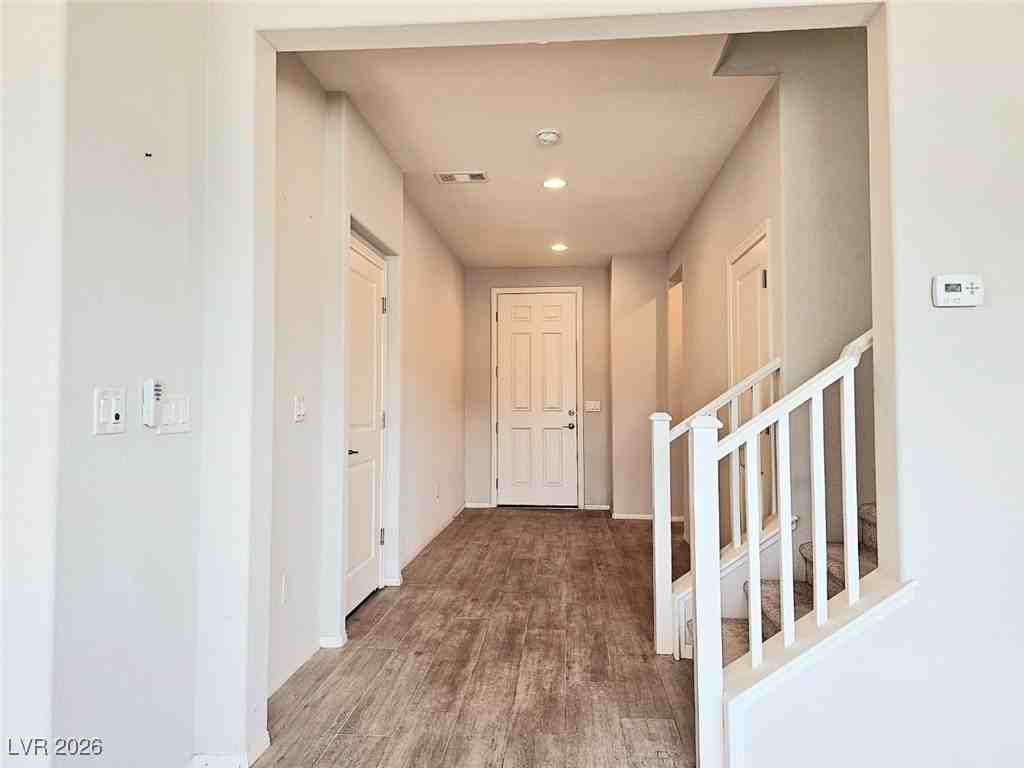 9595 Abbey Pond Ave - Photo 2 of 21