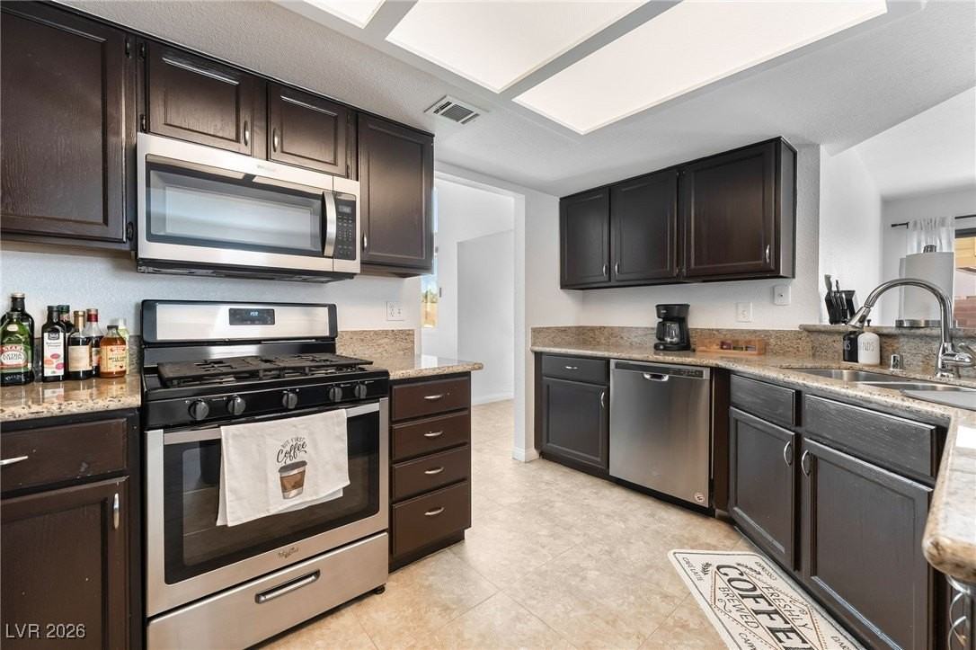 2717 Lovington Dr - Photo 6 of 23