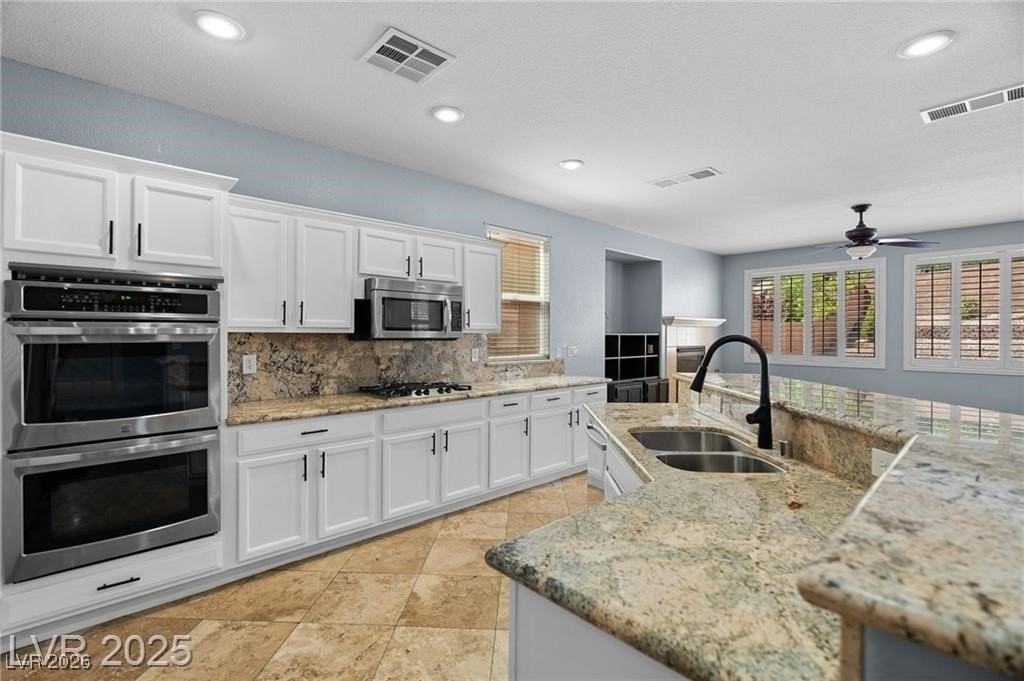 10281 Wolves Den Ln - Photo 2 of 50