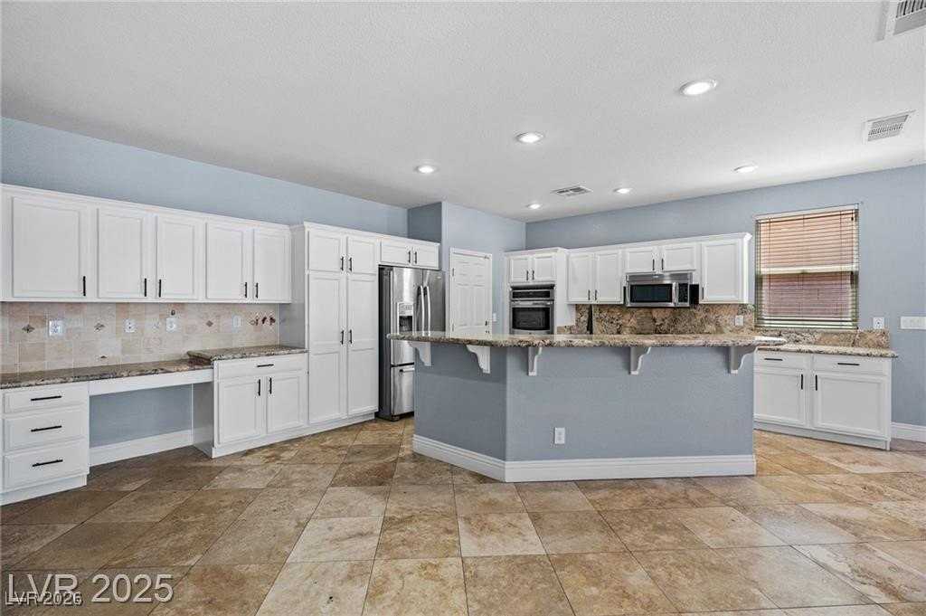 10281 Wolves Den Ln - Photo 5 of 50