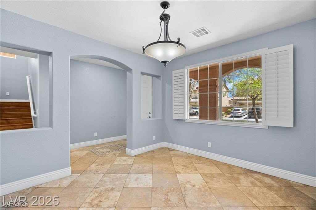 10281 Wolves Den Ln - Photo 7 of 50