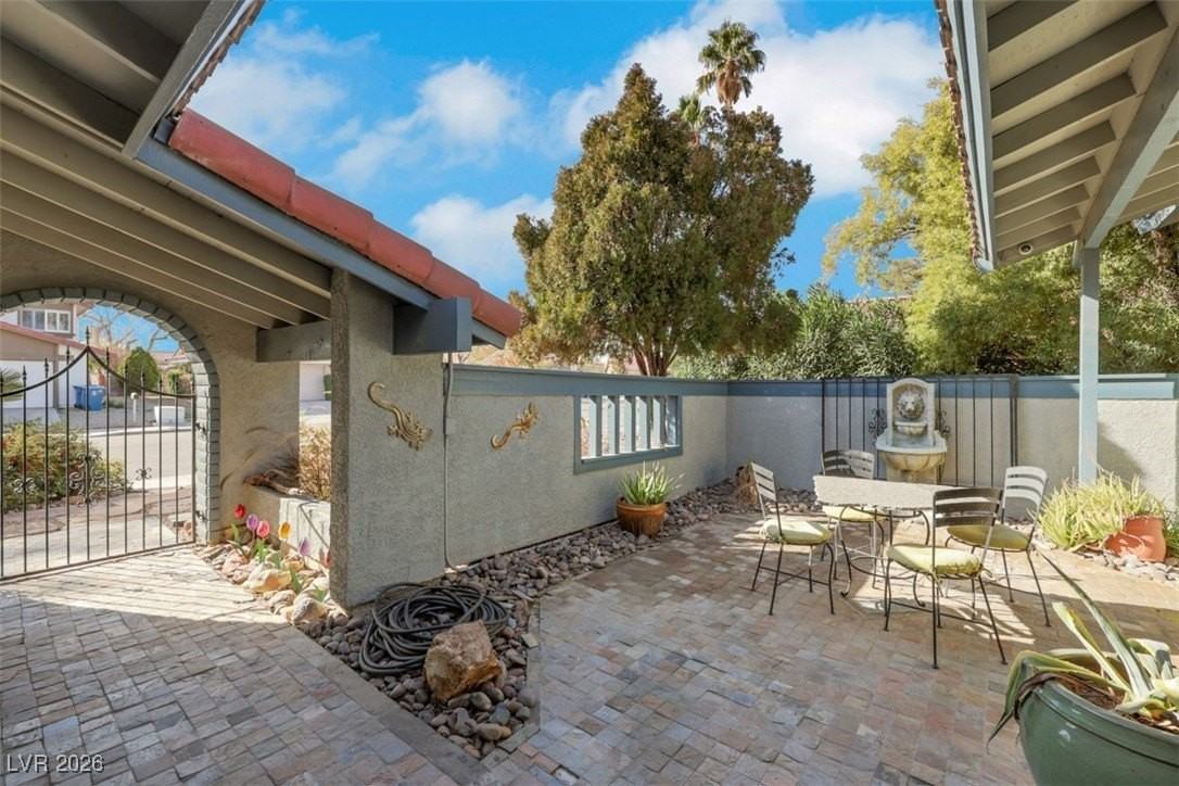 5844 Buhl Ct - Photo 4 of 43