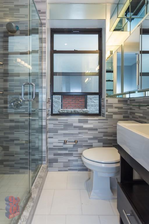 W 103rd St #3FW - Photo 4 of 8