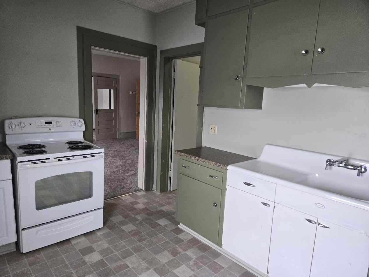 135 W Michigan Ave - Photo 2 of 14