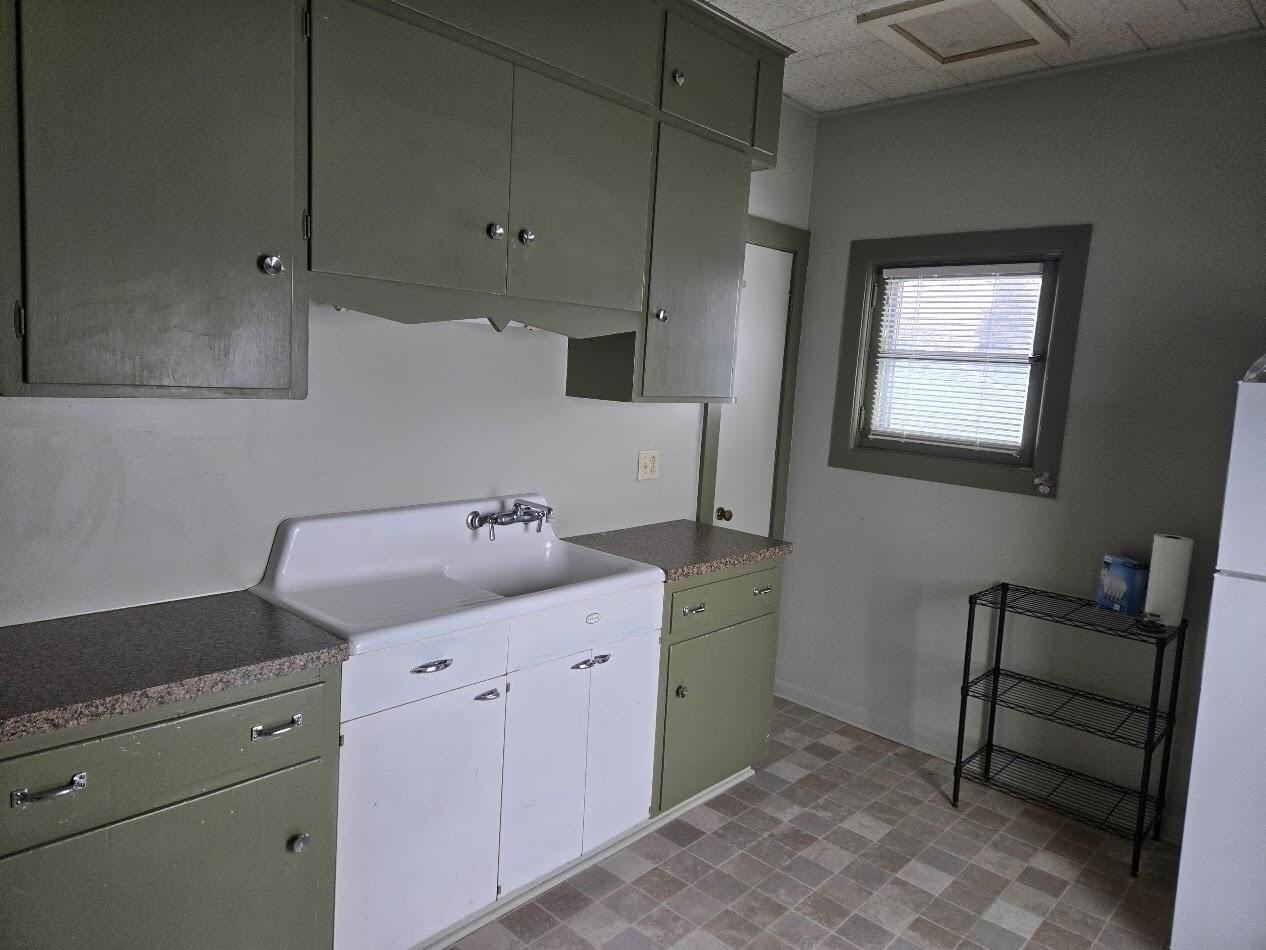 135 W Michigan Ave - Photo 4 of 14