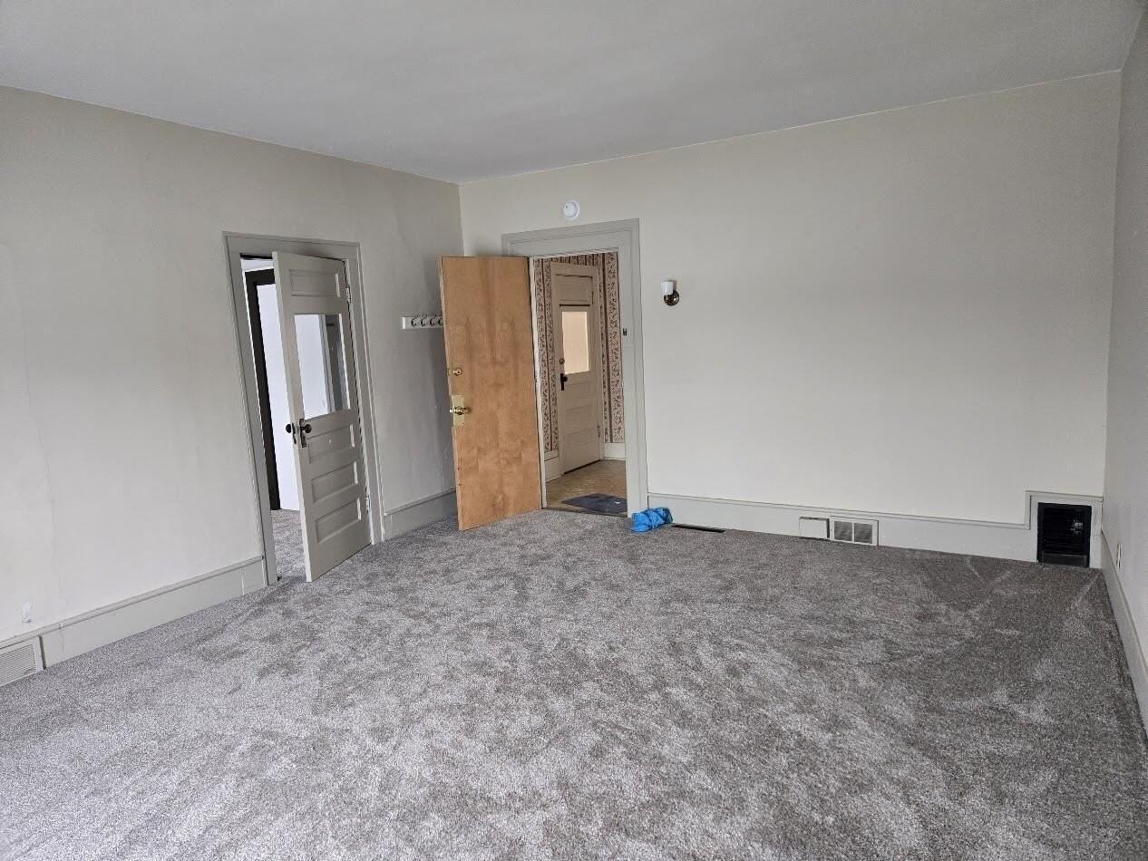 135 W Michigan Ave - Photo 7 of 14