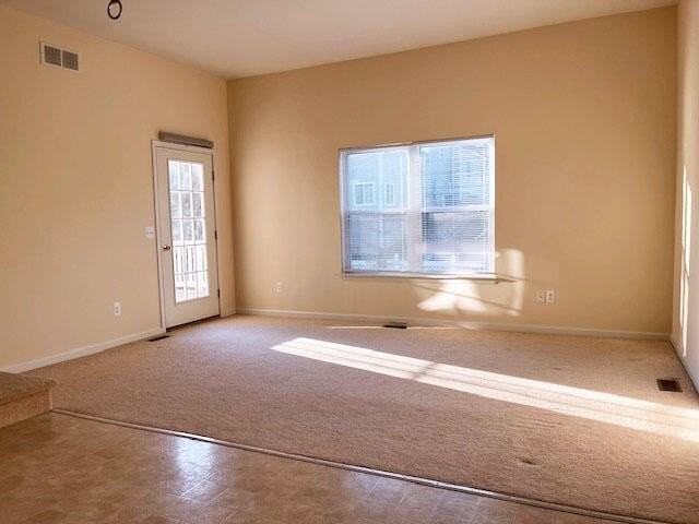 1346 N Bay Dr - Photo 5 of 20