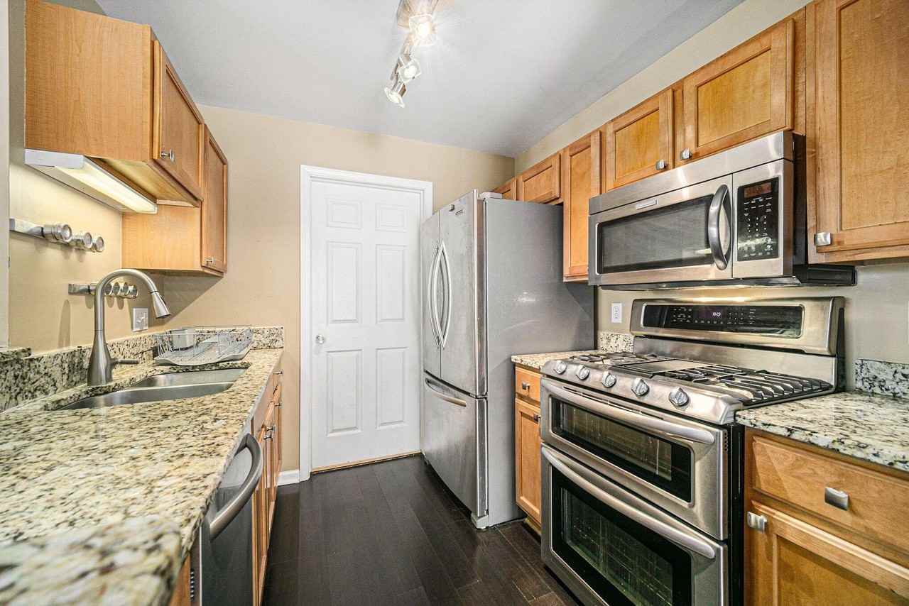 1569 Addington Ln - Photo 6 of 17