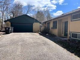 featured image of 3079 Pittsview Dr