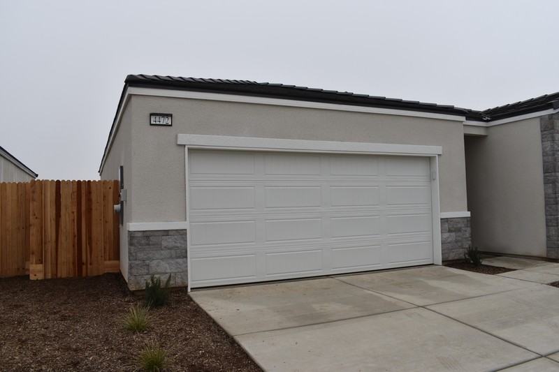 4472 N San Miguel Ave - Photo 3 of 31