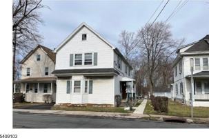 featured image of 136 E Main St #1