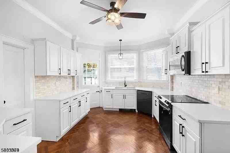 510 Center St - Photo 3 of 15