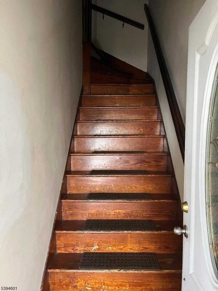 469 Crooks Ave - Photo 2 of 12