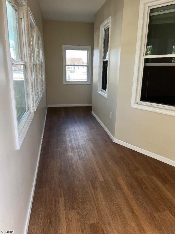 469 Crooks Ave - Photo 4 of 12