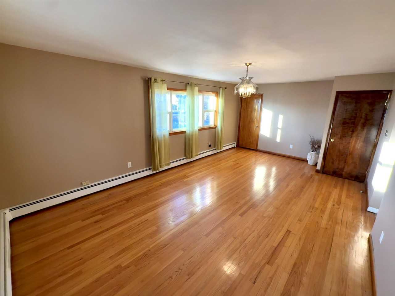 20 Beech St #2 - Photo 4 of 13