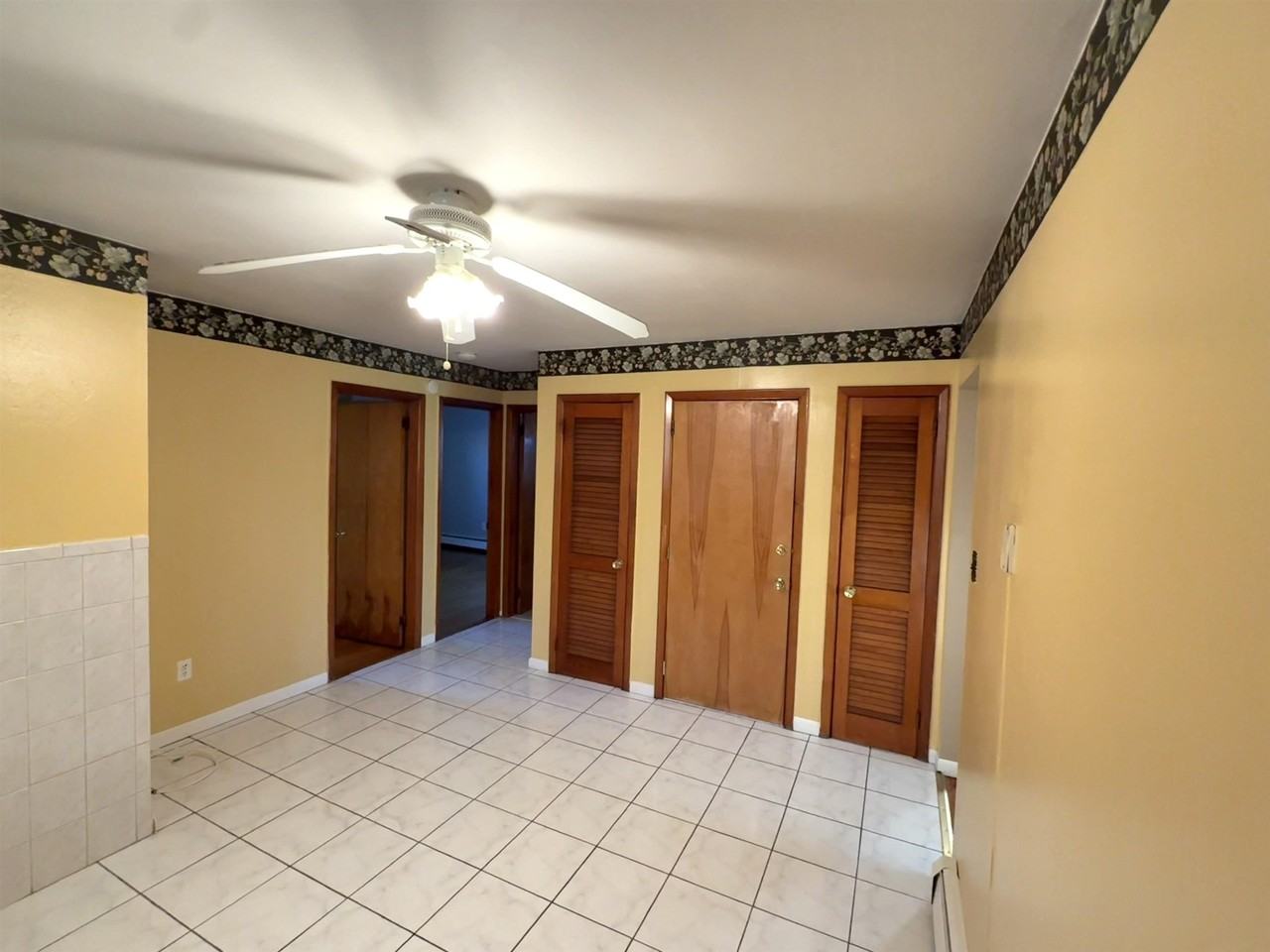 20 Beech St #2 - Photo 5 of 13