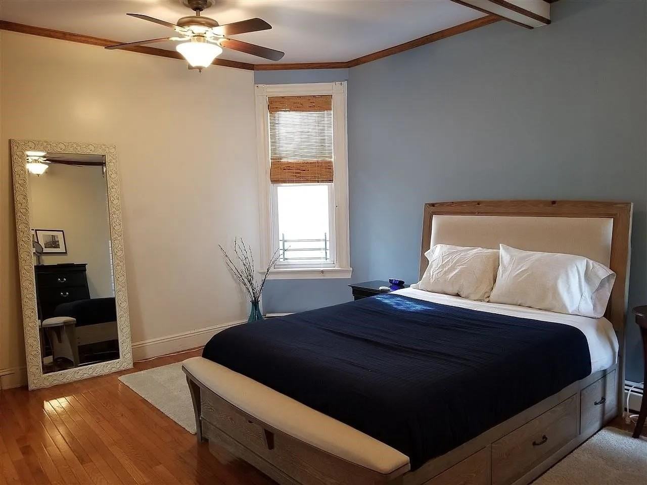 317 21st St #2 - Photo 5 of 11