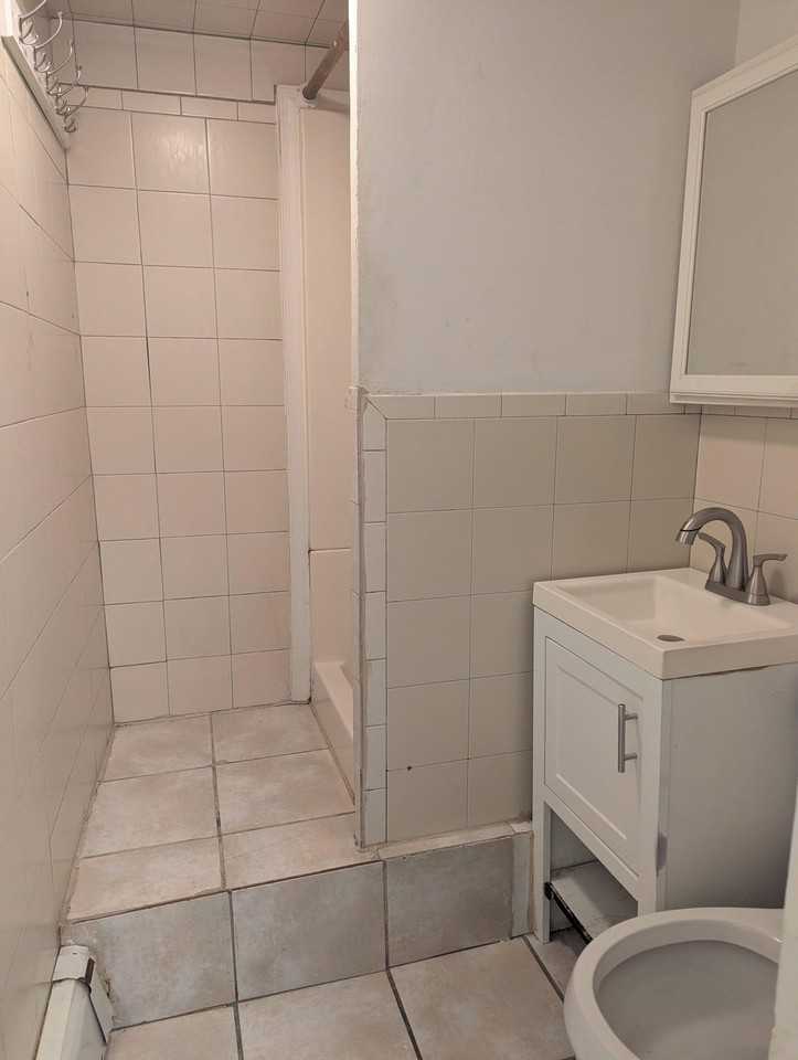 327 Danforth Ave #B1 - Photo 6 of 6