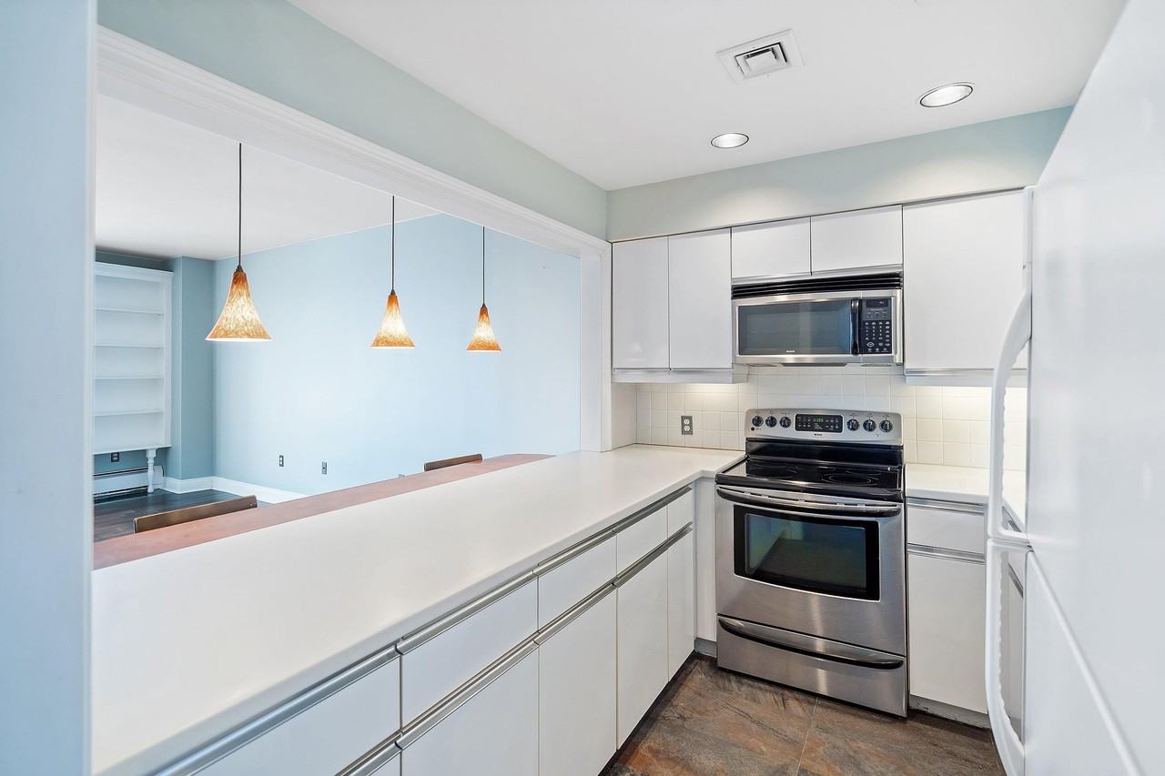 100 Shearwater Ct E #64 - Photo 2 of 35