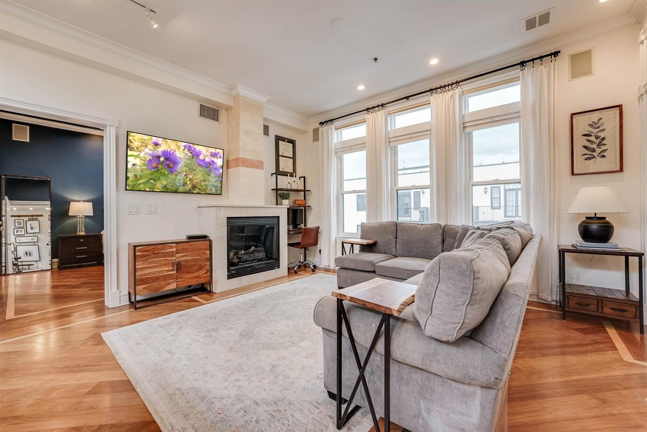 915 Madison St #6B - Photo 3 of 29