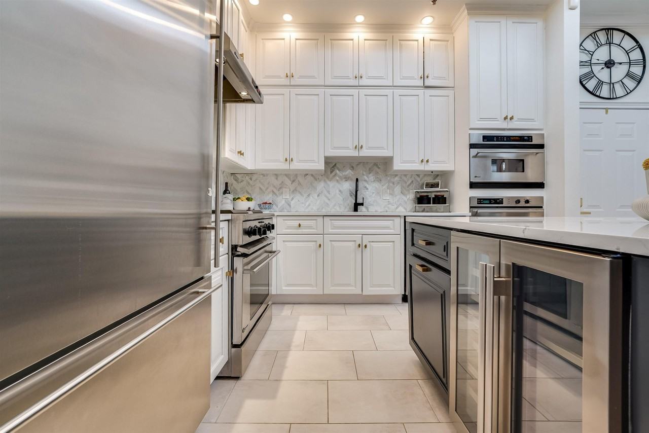 915 Madison St #6B - Photo 7 of 29