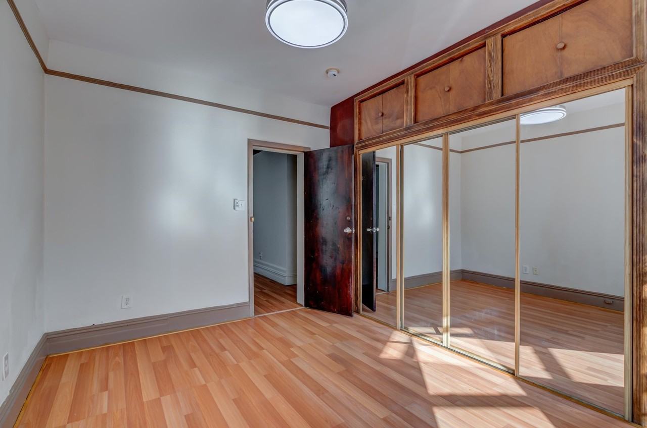 27 Romaine Ave #1 - Photo 5 of 12